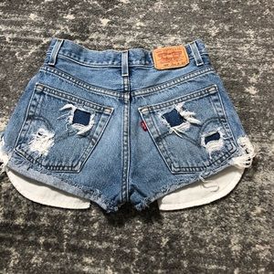 Levis Distressed shorts cut off